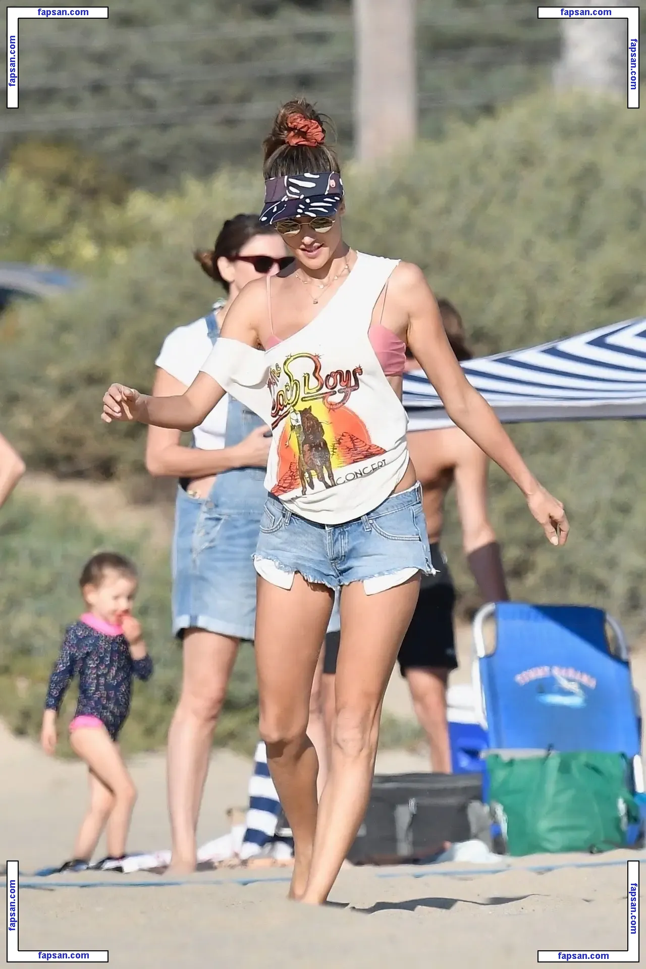 Alessandra Ambrosio голая фото #7501 с Онлифанс