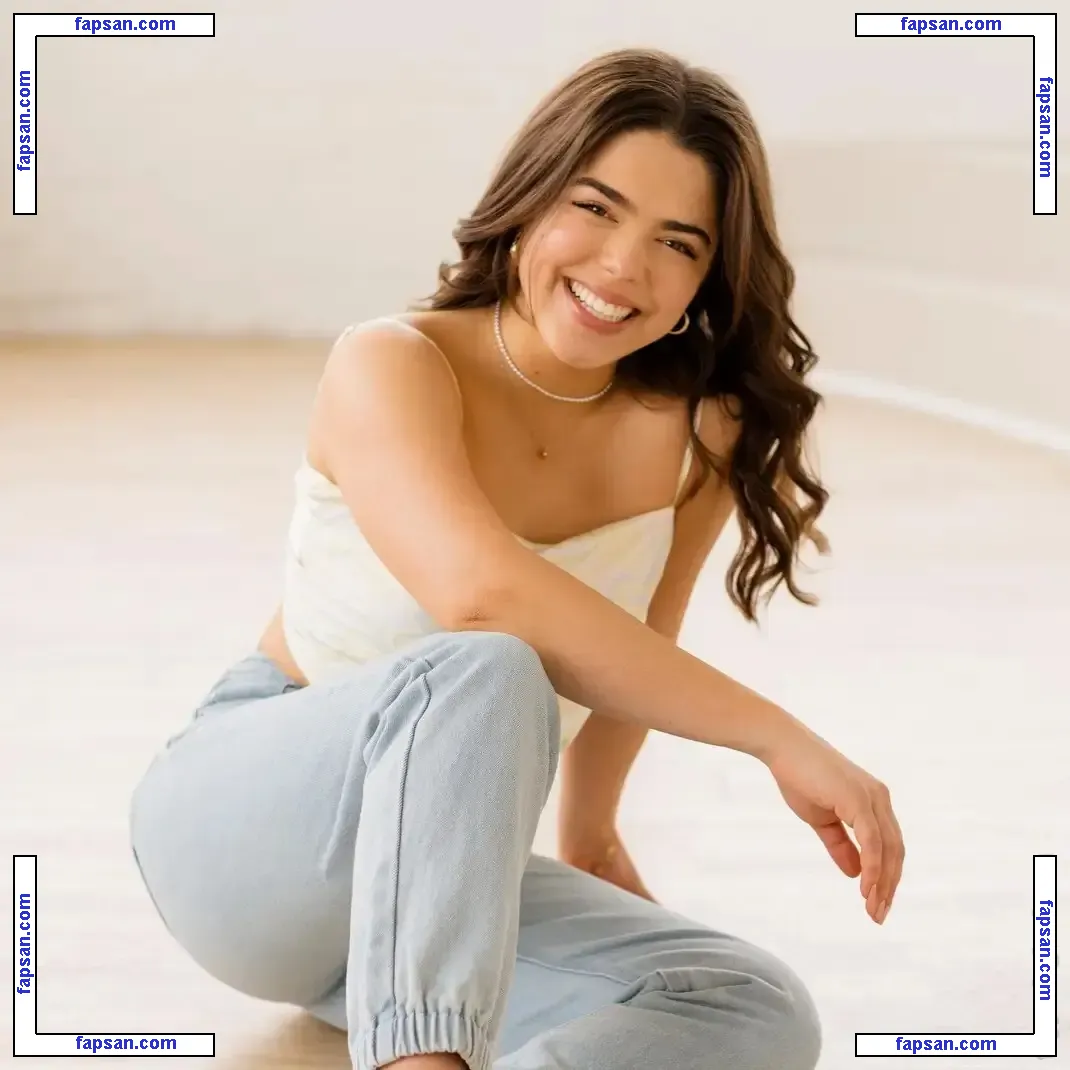 Alexandra Chaves nude photo #0004 from OnlyFans