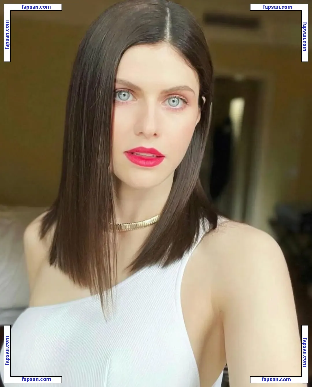 Alexandra Daddario голая фото #2996 с Онлифанс