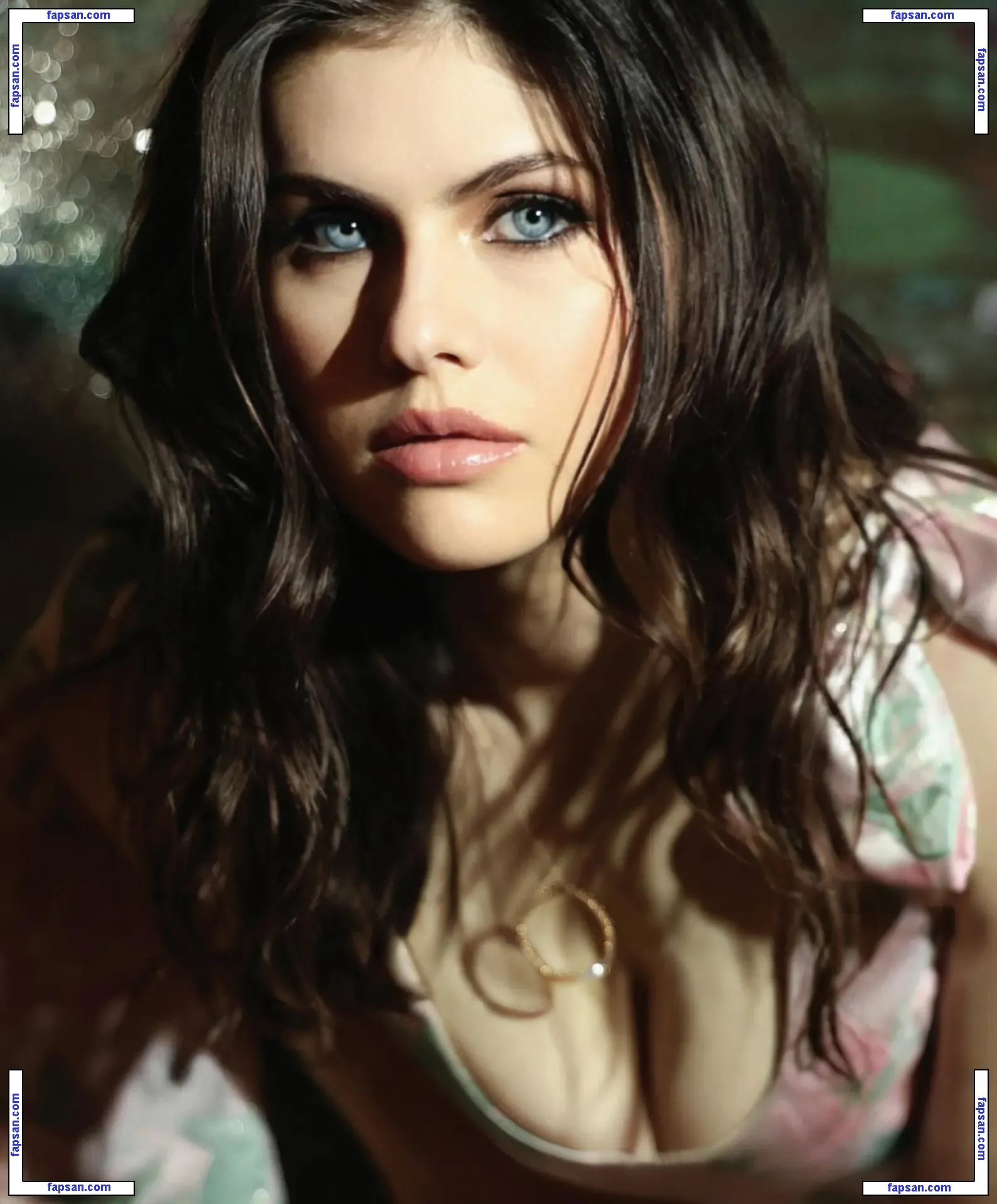 Alexandra Daddario голая фото #2999 с Онлифанс
