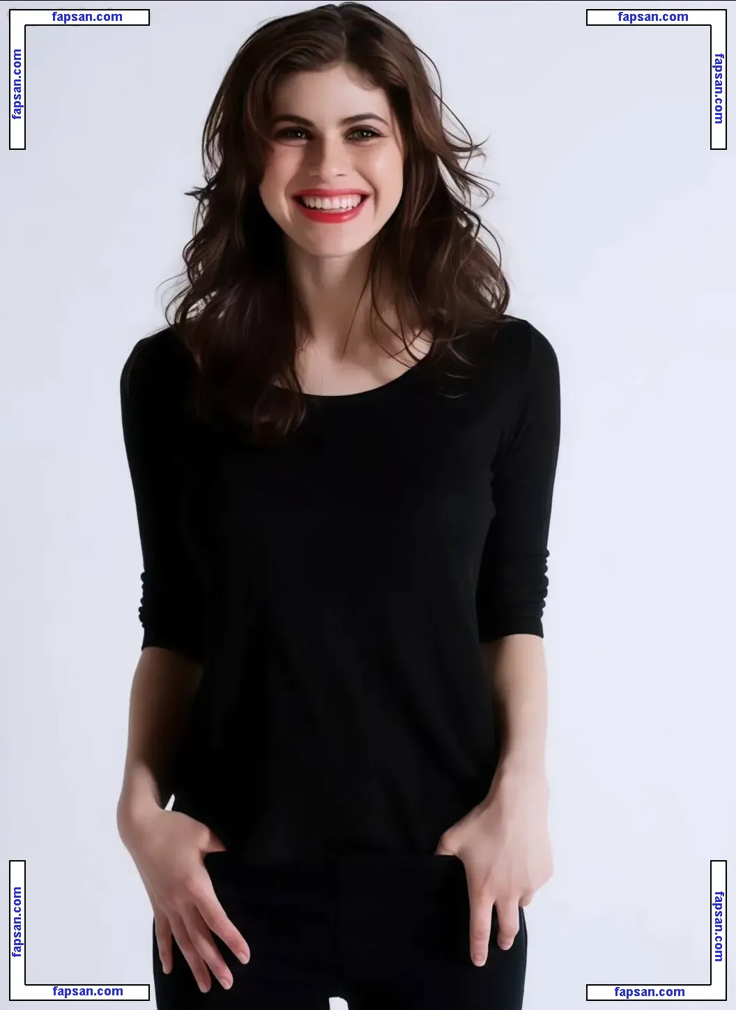 Alexandra Daddario голая фото #3011 с Онлифанс