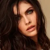 Alexandra Daddario голая #3005