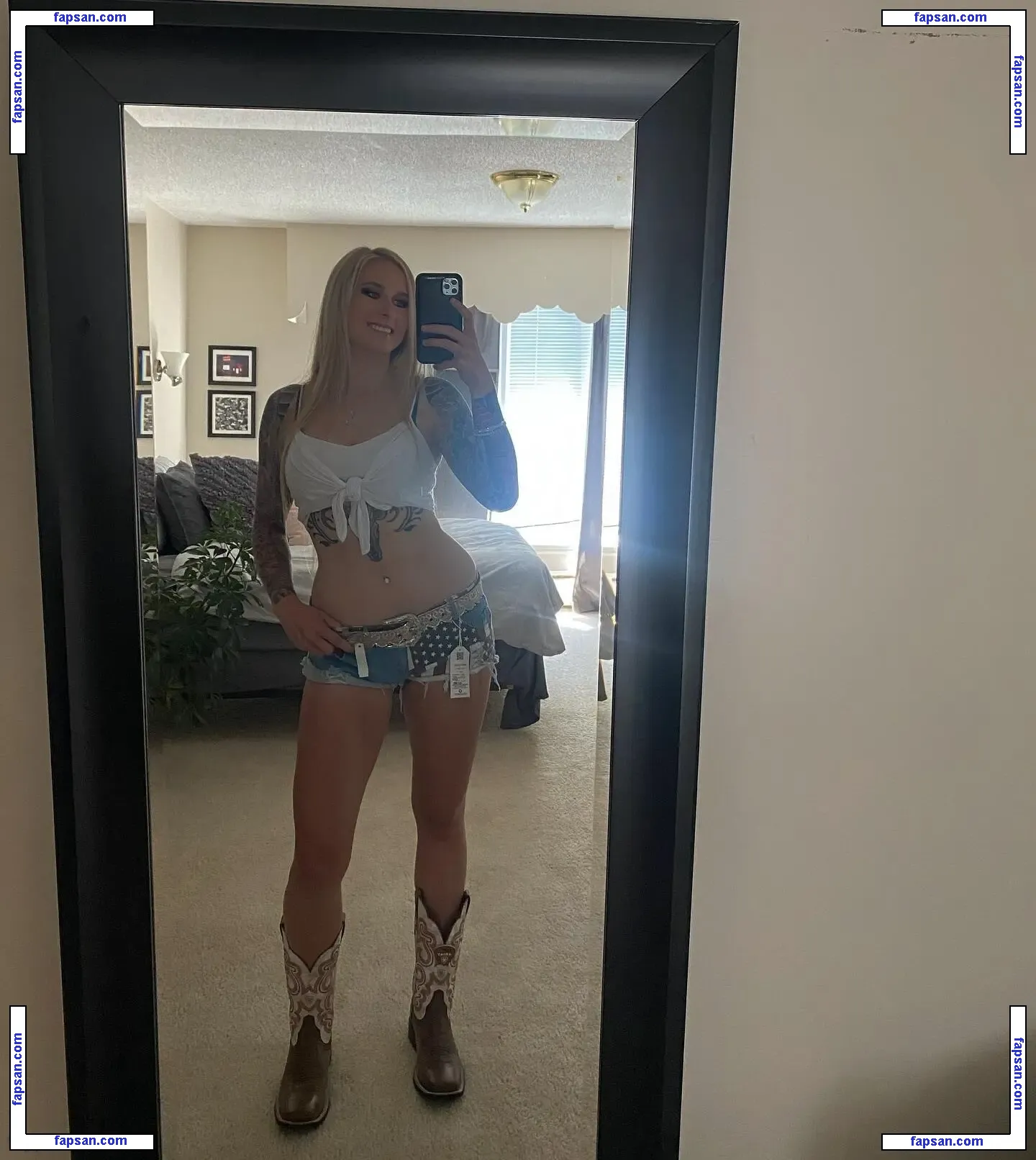 Alexis White nude photo #0001 from OnlyFans