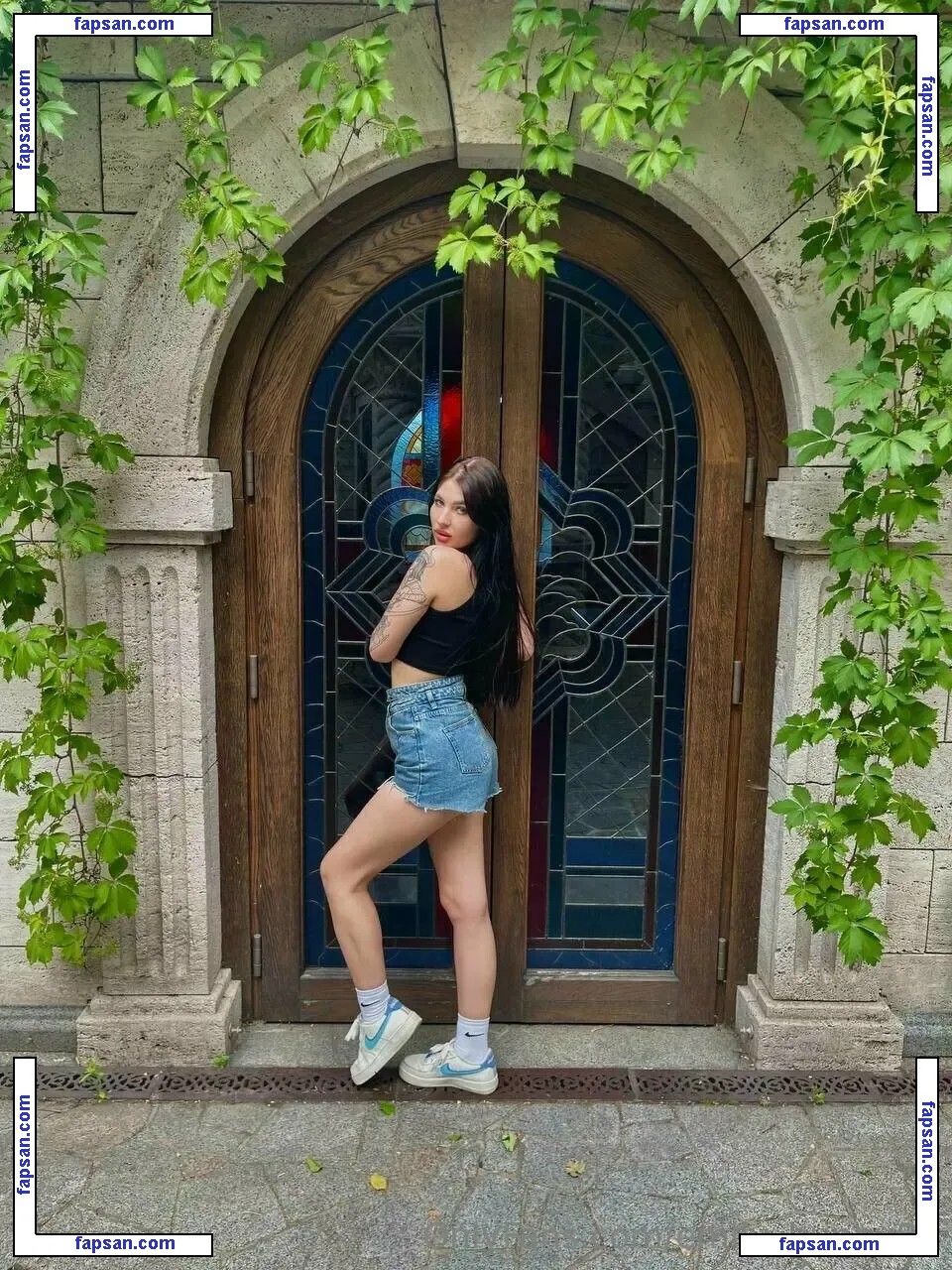 ali.murr nude photo #0003 from OnlyFans