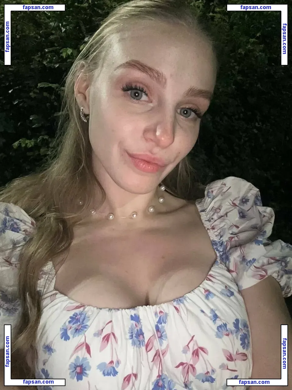 alice_19f nude photo #0003 from OnlyFans