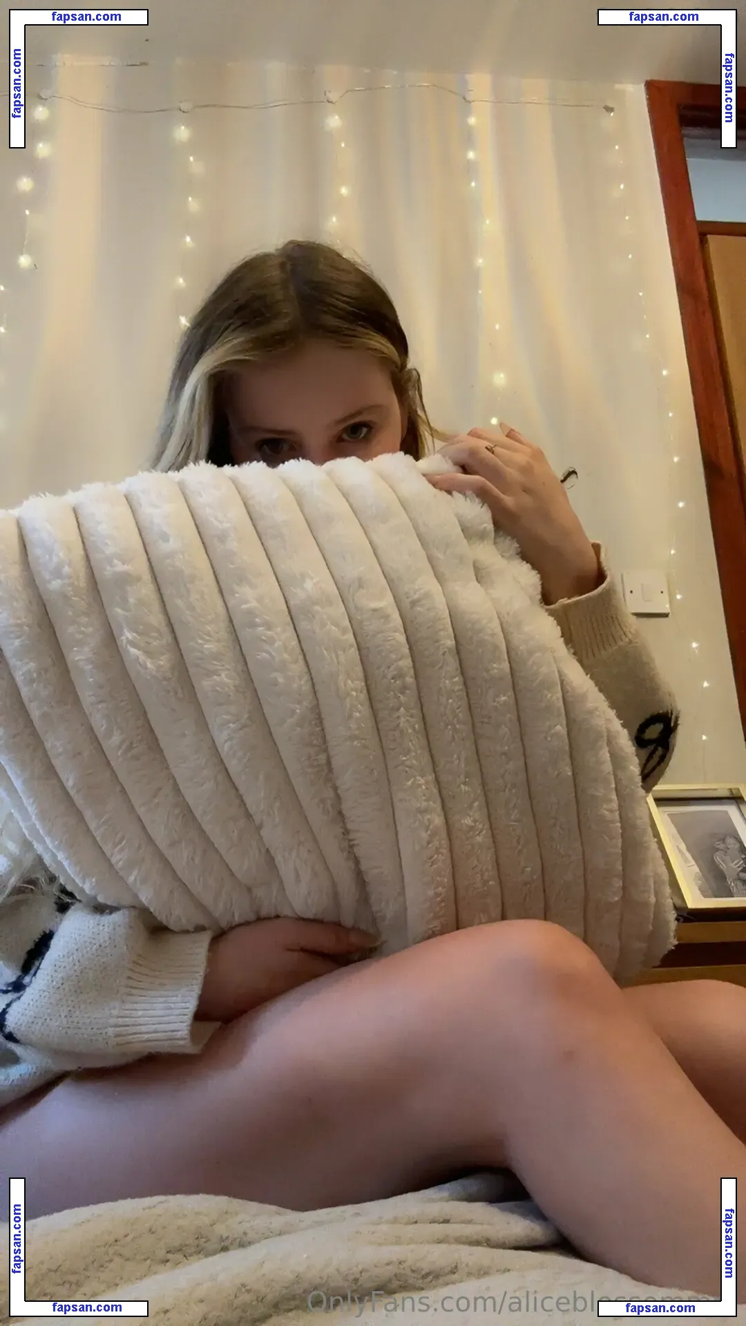 Alice Blossom голая фото #0010 с Онлифанс