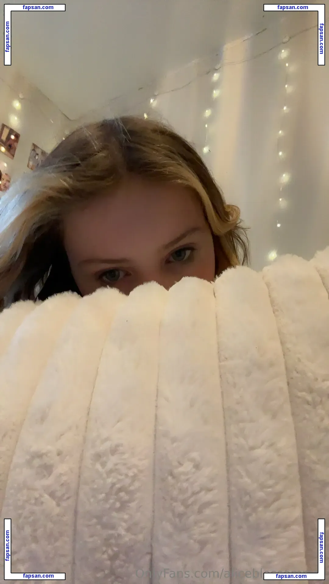 Alice Blossom голая фото #0013 с Онлифанс