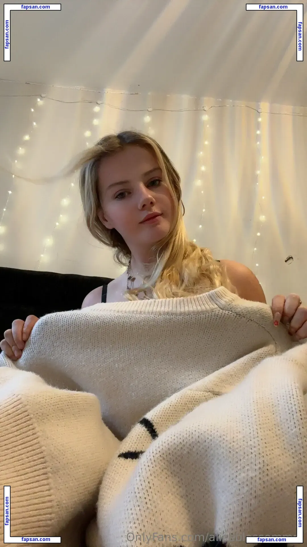 Alice Blossom голая фото #0025 с Онлифанс