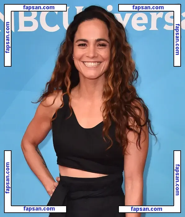 Alice Braga nude photo #0150 from OnlyFans