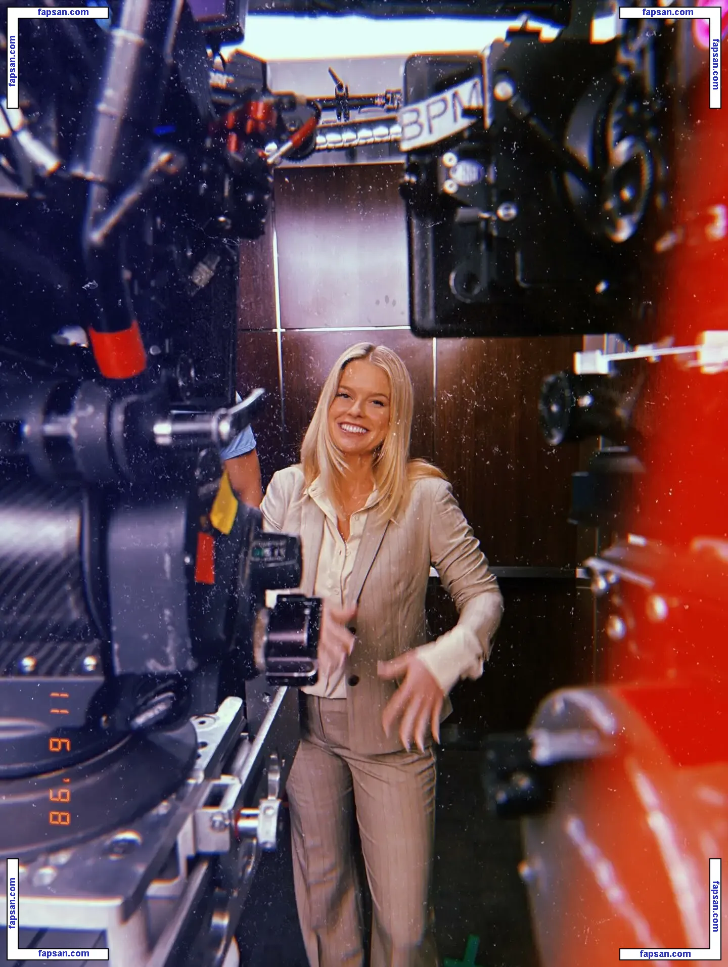 Alice Eve голая фото #0698 с Онлифанс