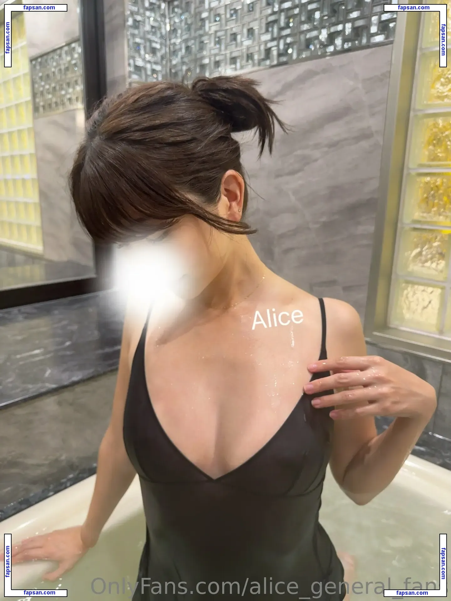 alice_general_fans nude photo #0009 from OnlyFans