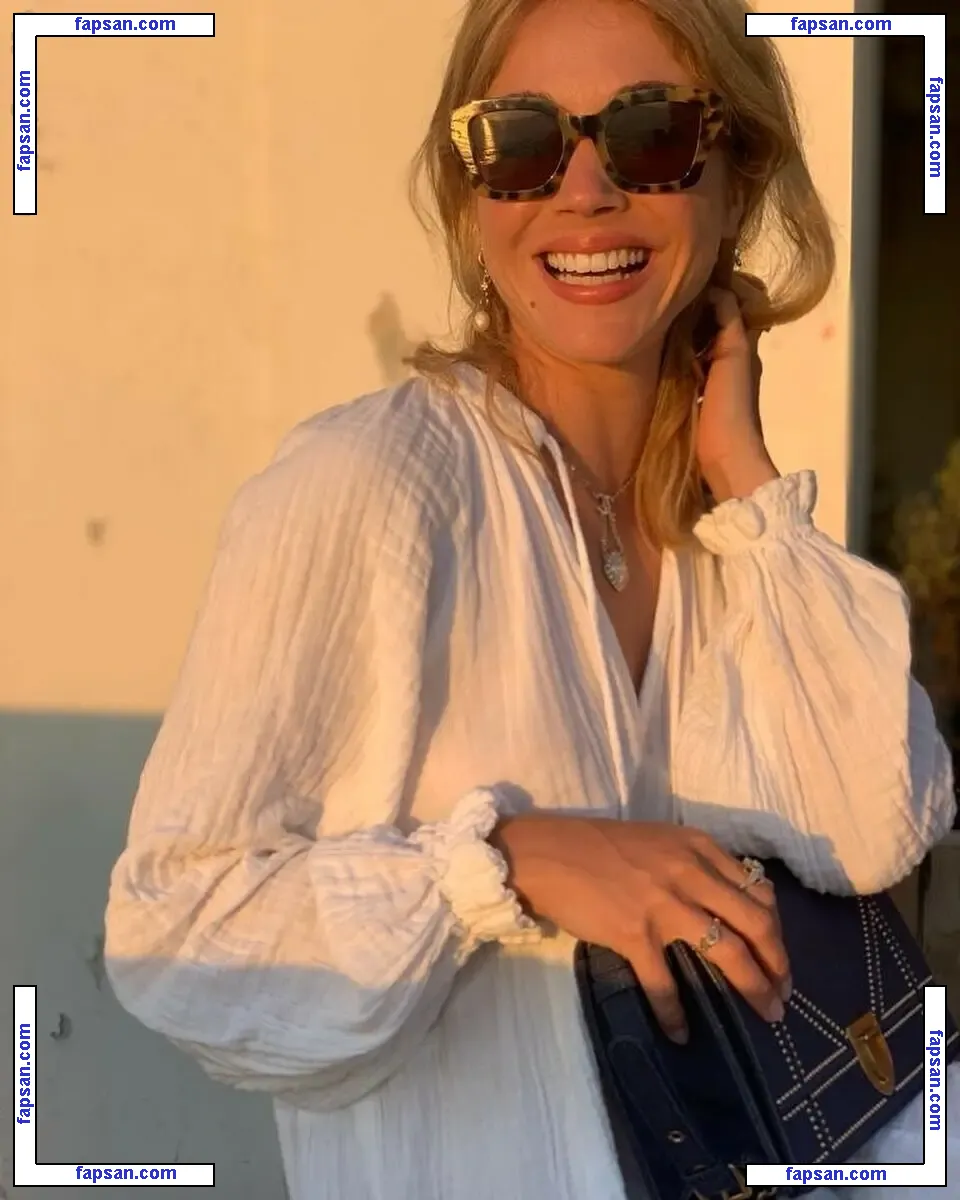 Alice Isaaz nude photo #0123 from OnlyFans