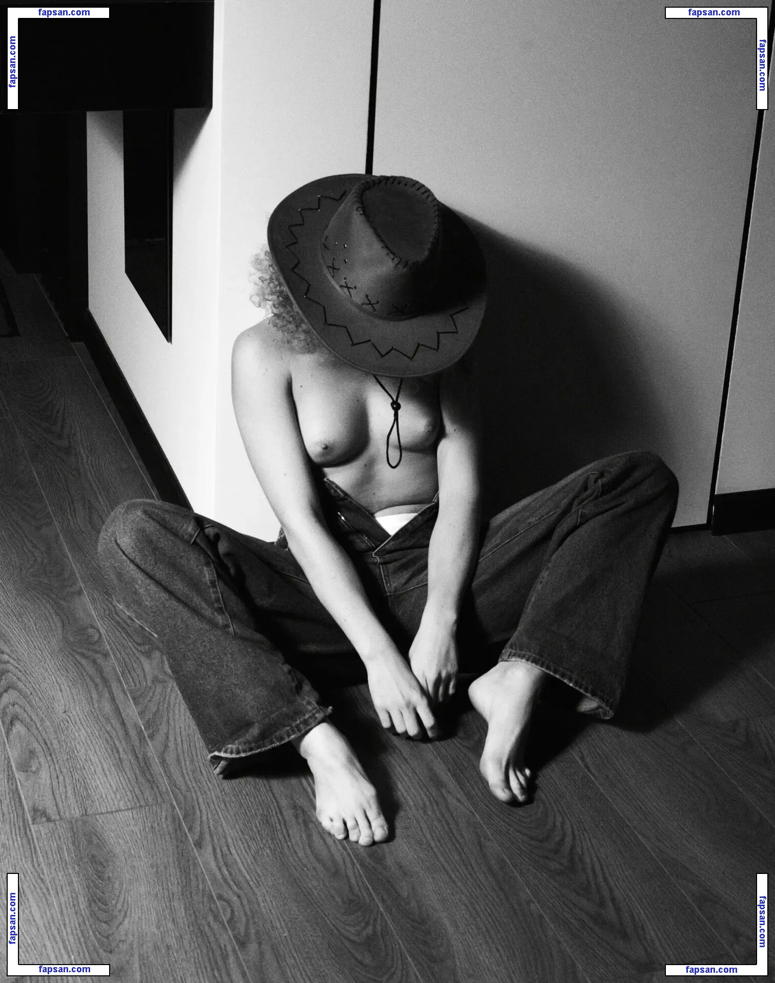 Alice Li Alicerenar Lismagi nude photo #0010 from OnlyFans