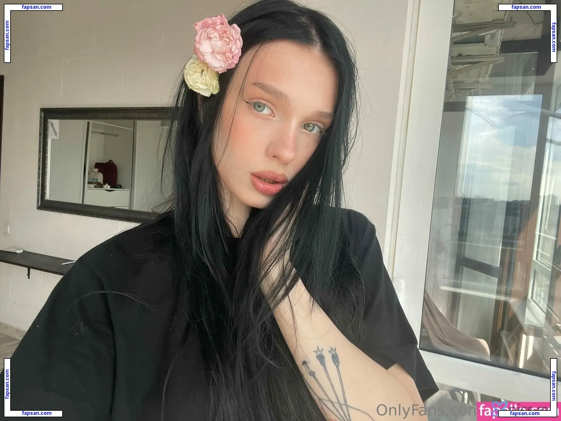 alice_mul nude photo #0005 from OnlyFans