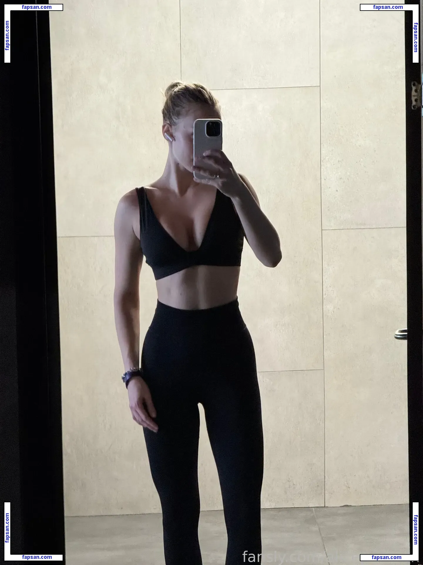 Alice Pearson голая фото #0033 с Онлифанс