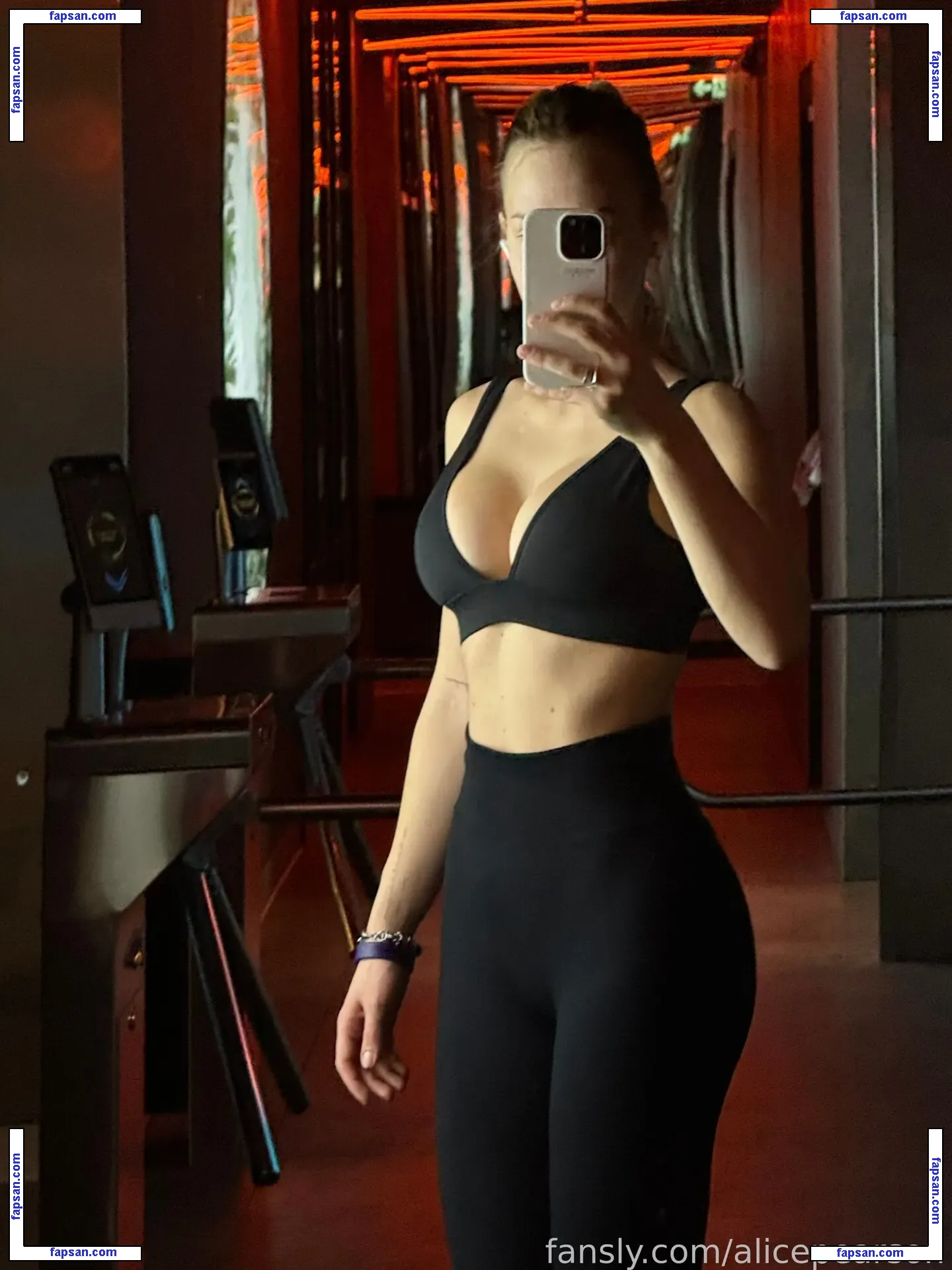 Alice Pearson голая фото #0037 с Онлифанс