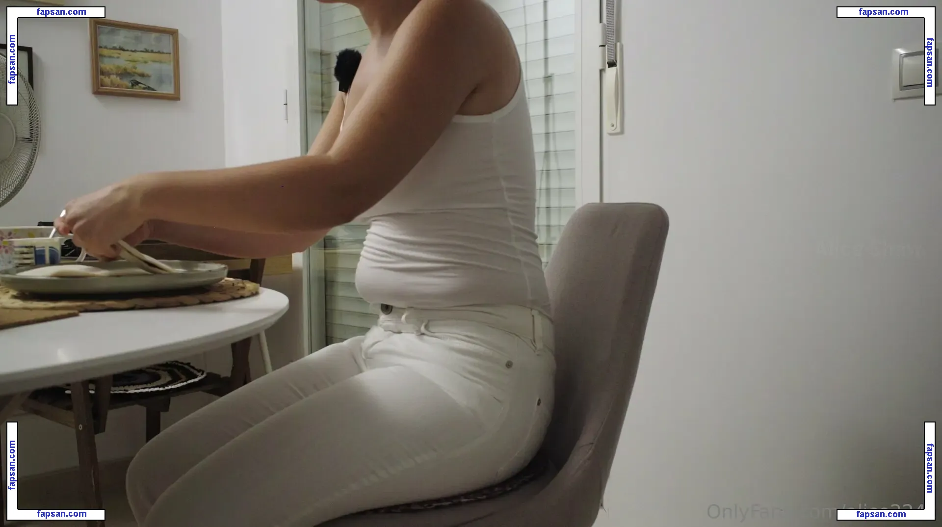 alice2242 голая фото #0055 с Онлифанс