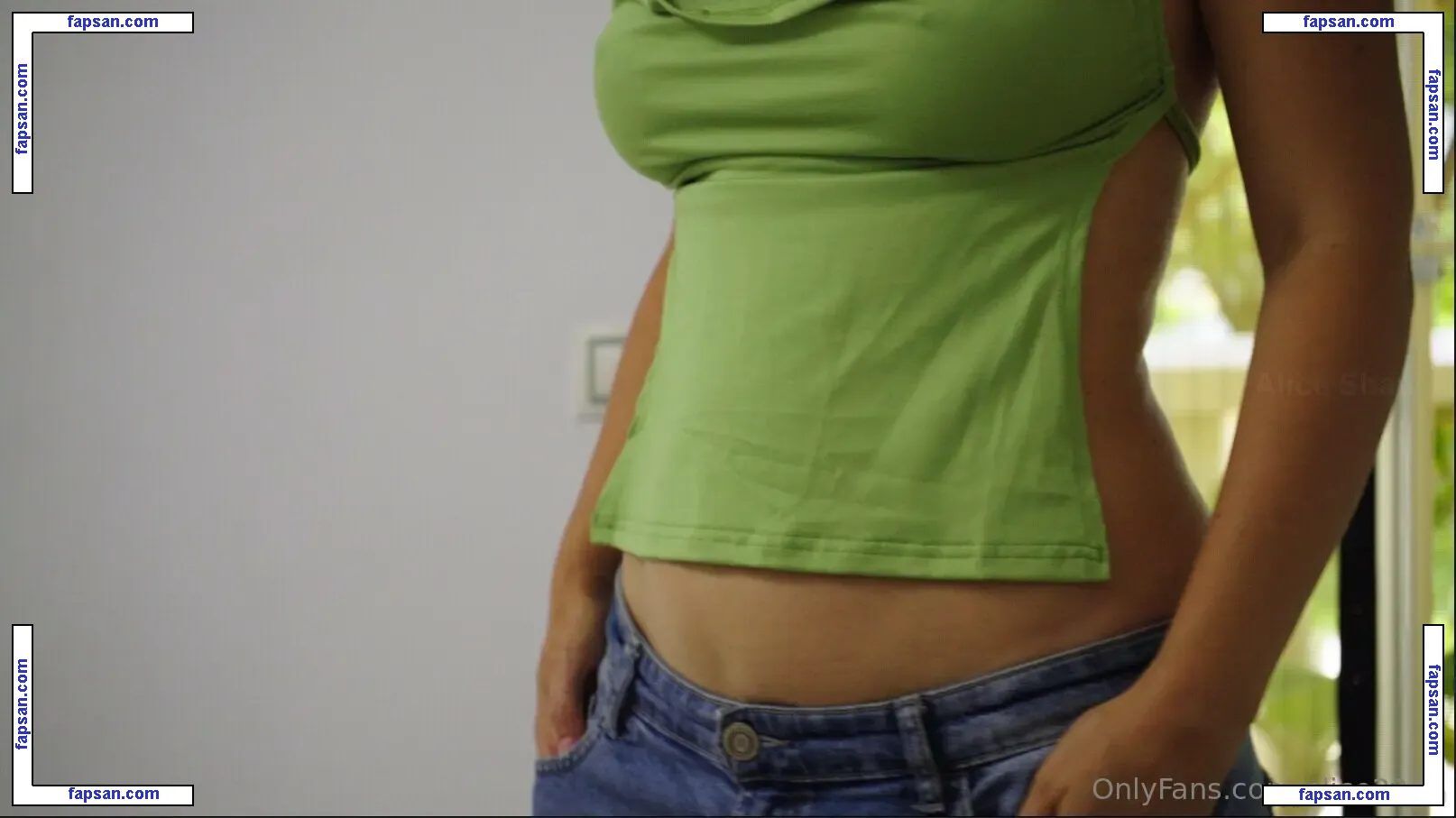 alice2242 голая фото #0056 с Онлифанс