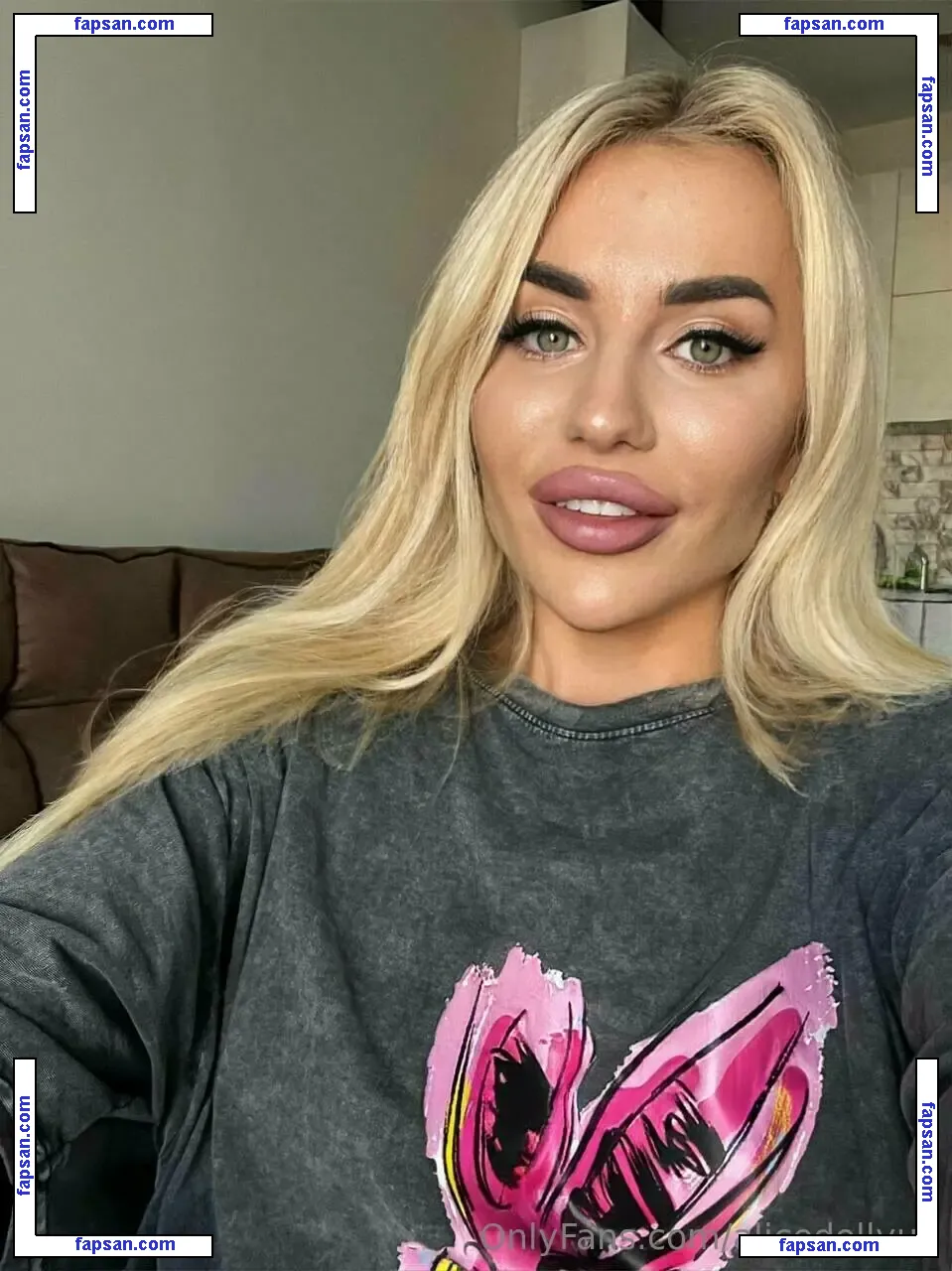 alicedollyua nude photo #0059 from OnlyFans