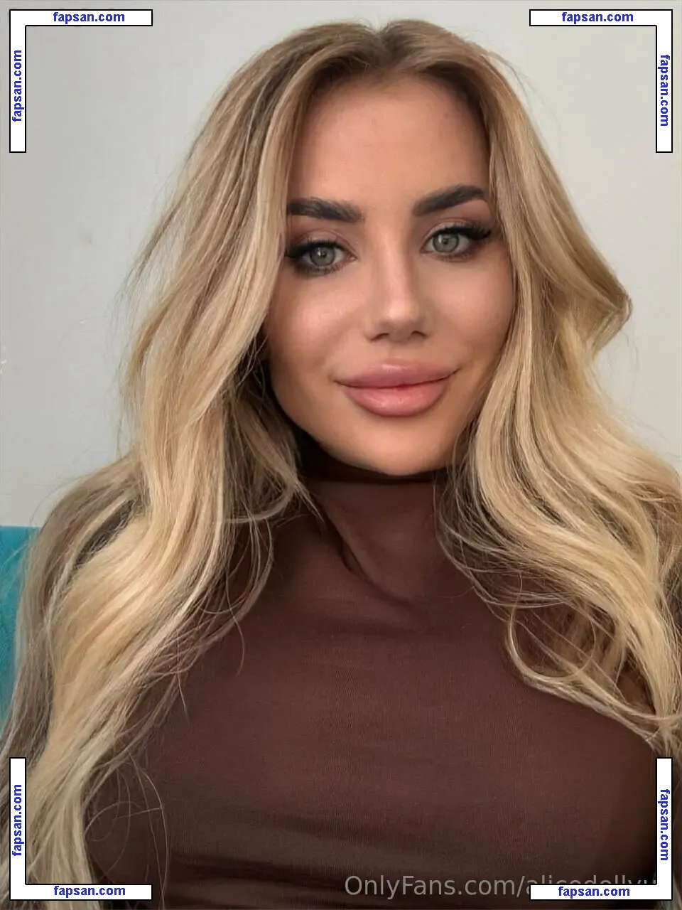 alicedollyua nude photo #0068 from OnlyFans