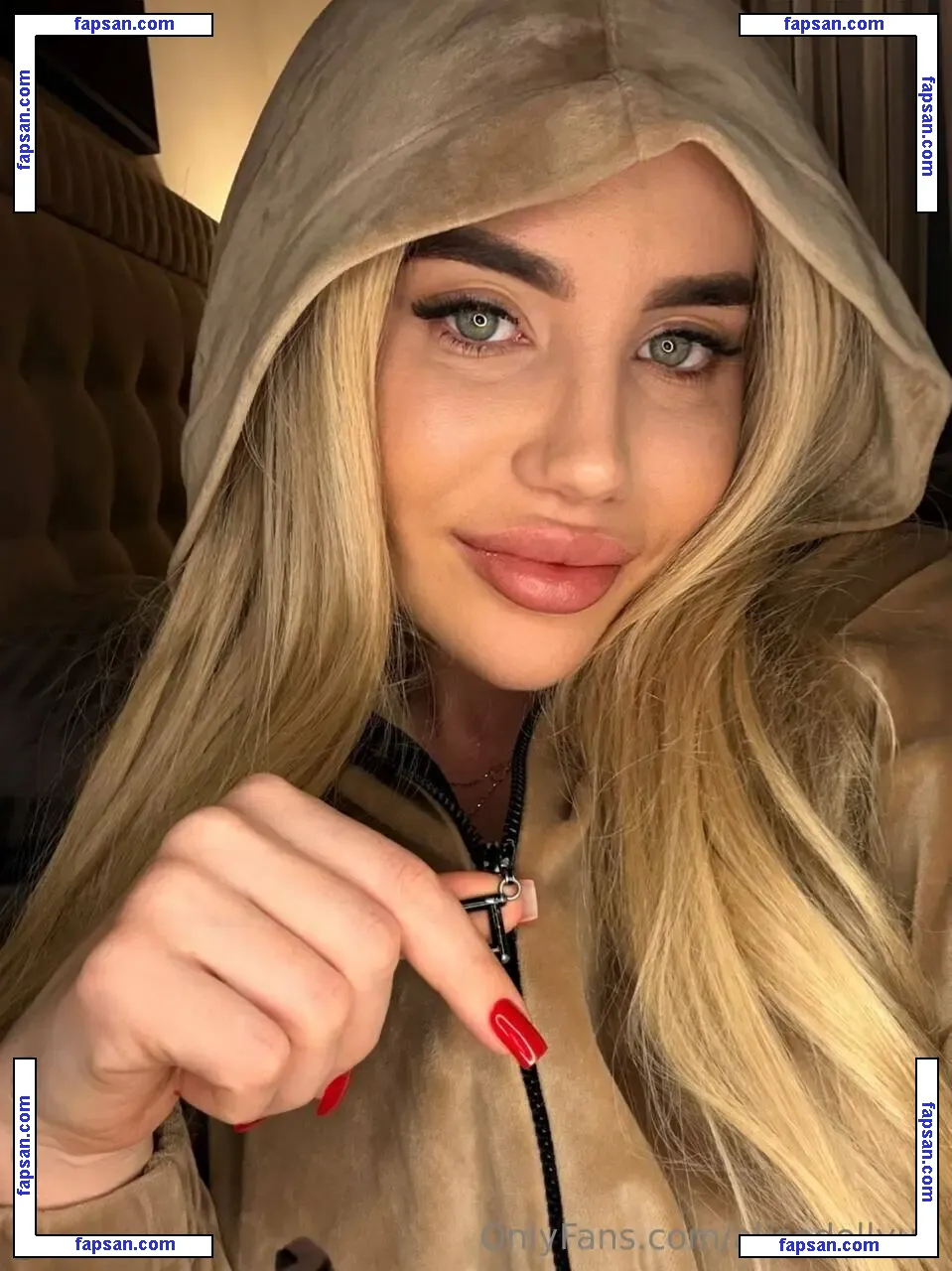 alicedollyua nude photo #0069 from OnlyFans