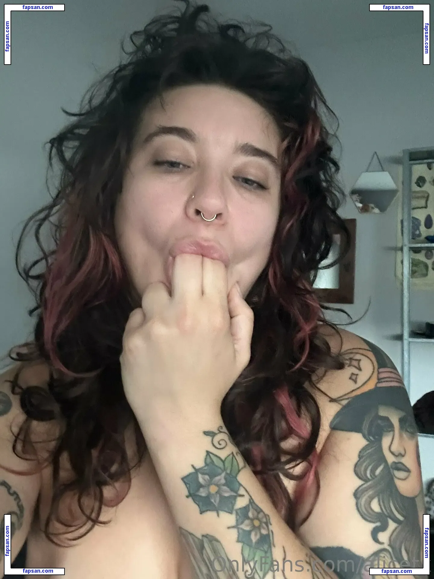 alicetx nude photo #0002 from OnlyFans