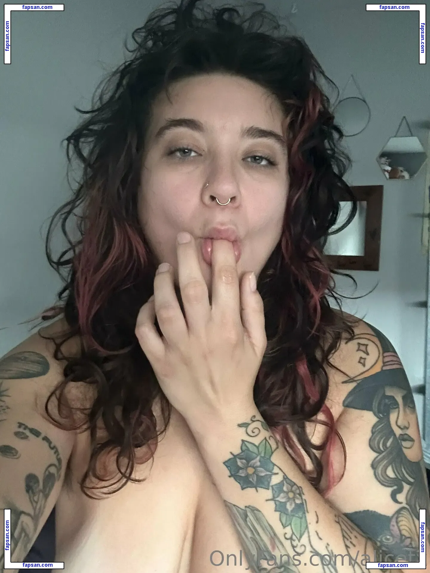 alicetx nude photo #0003 from OnlyFans