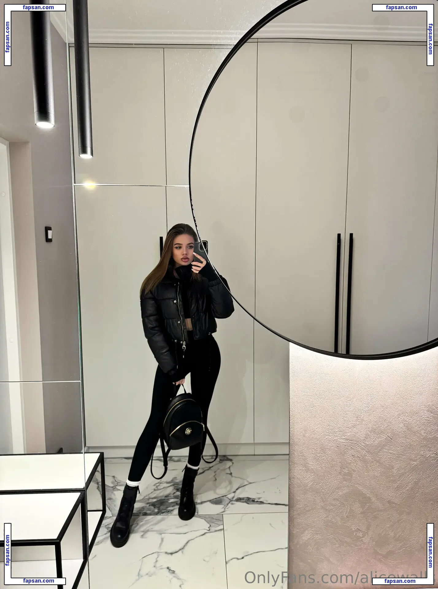 alicewalls nude photo #0004 from OnlyFans