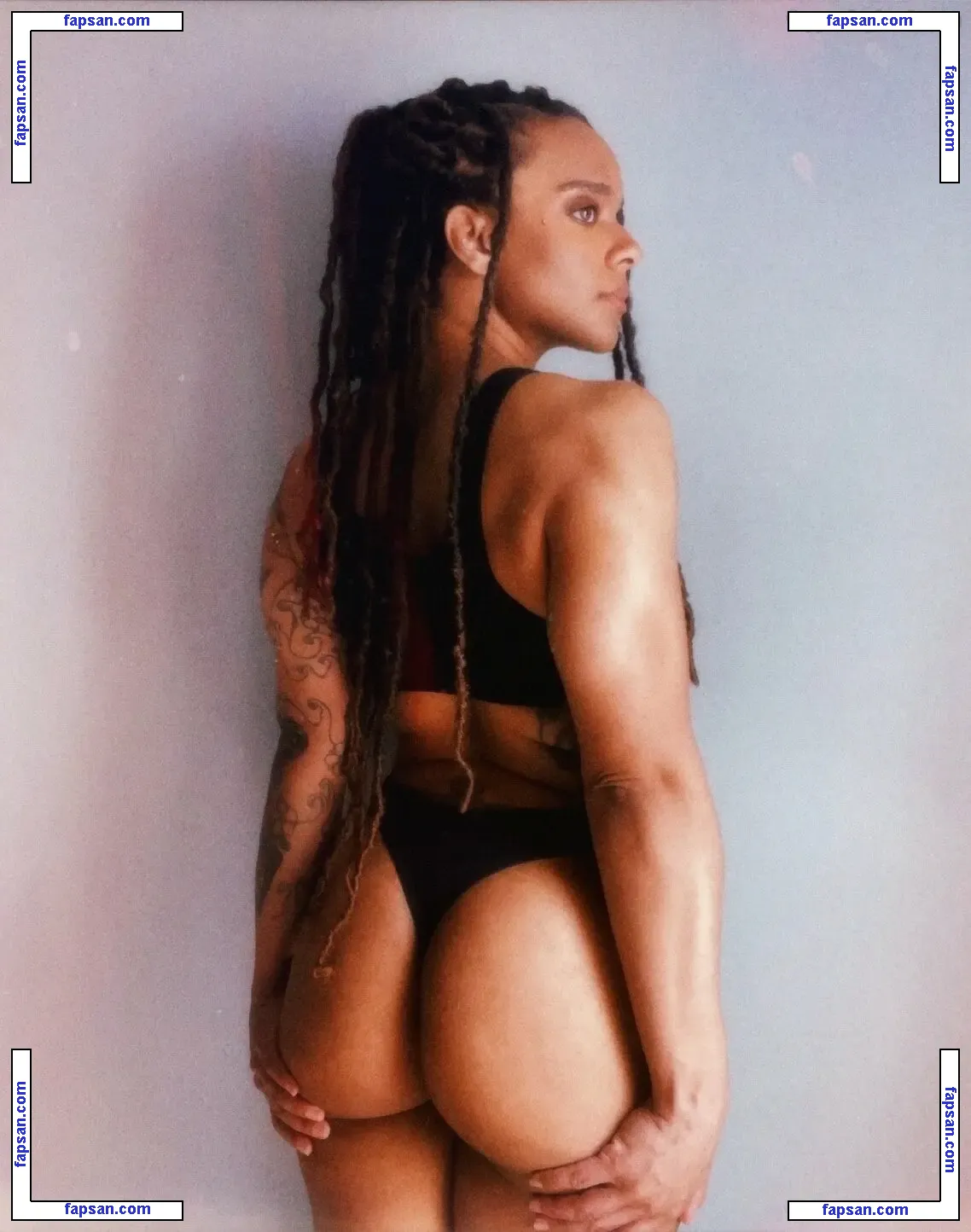alicewolves nude photo #0006 from OnlyFans