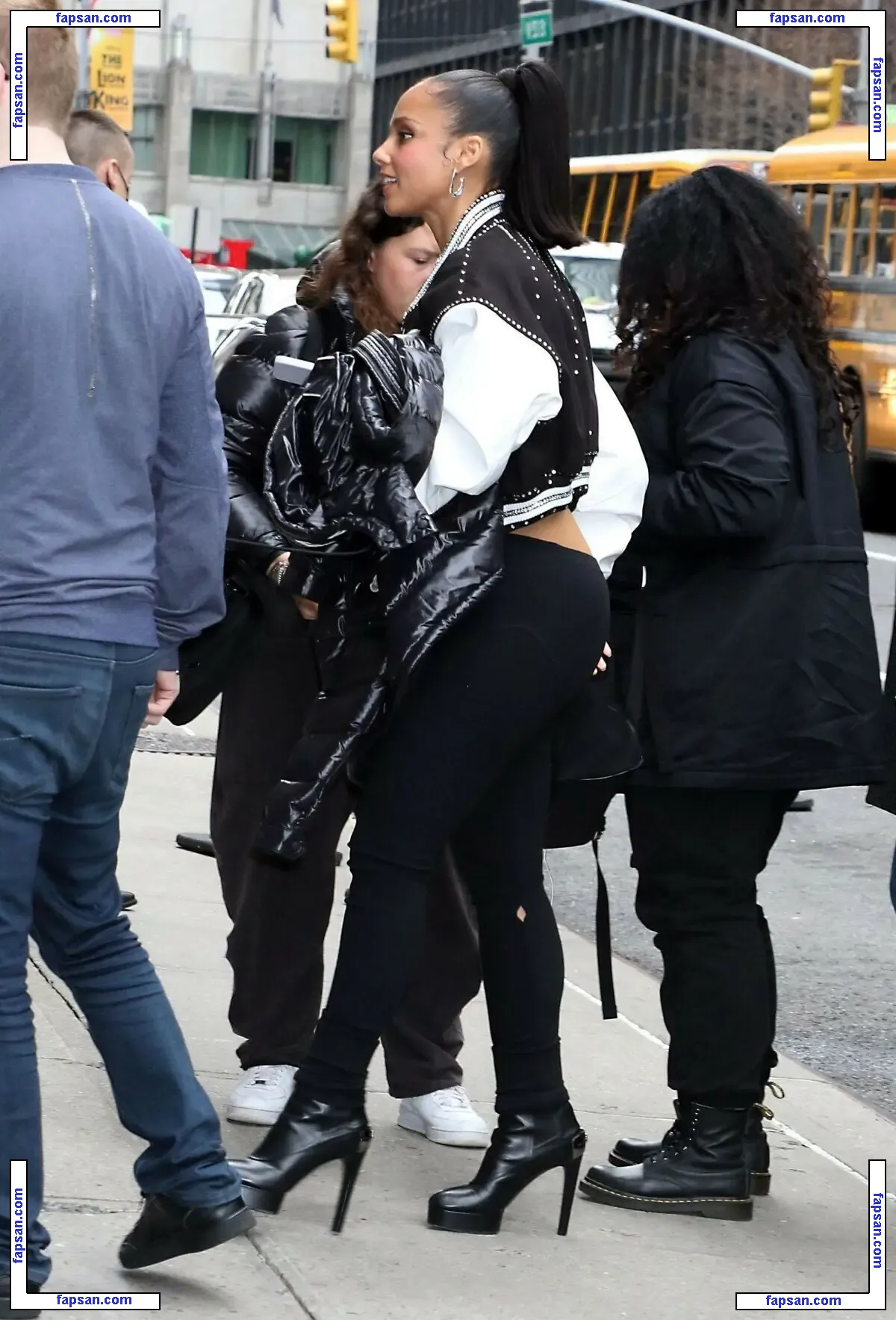 Alicia Keys nude photo #0216 from OnlyFans