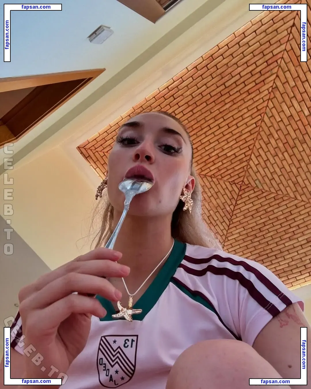 Alicia Scholes голая фото #0029 с Онлифанс