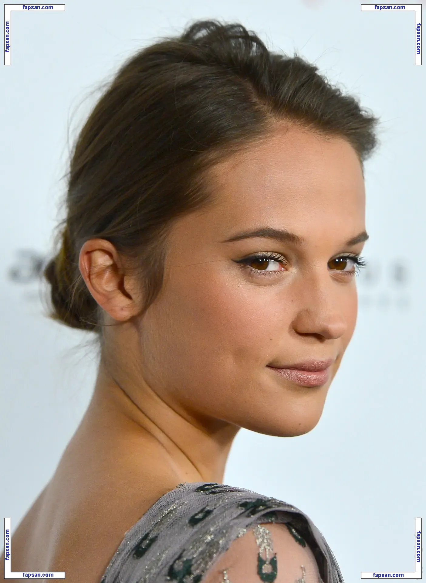 Alicia Vikander голая фото #0453 с Онлифанс
