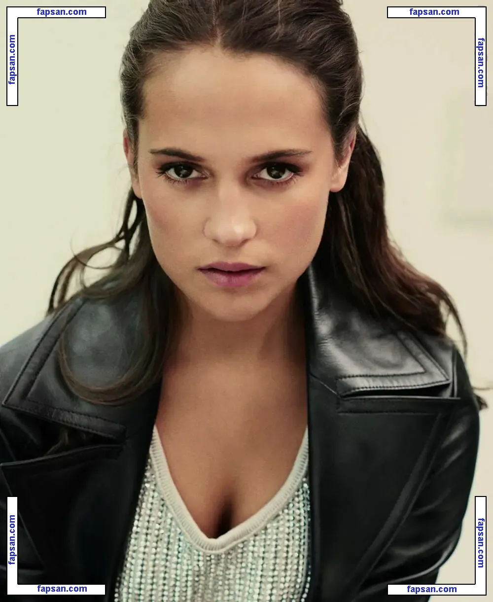 Alicia Vikander голая фото #0457 с Онлифанс