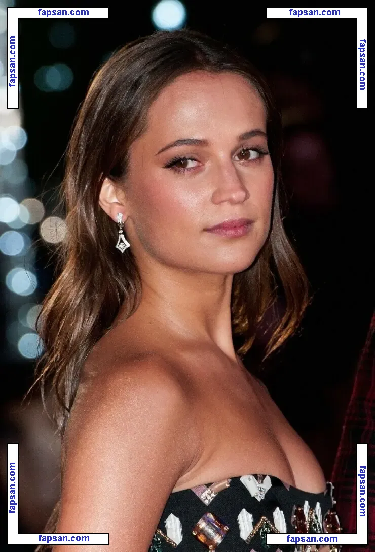 Alicia Vikander голая фото #0508 с Онлифанс
