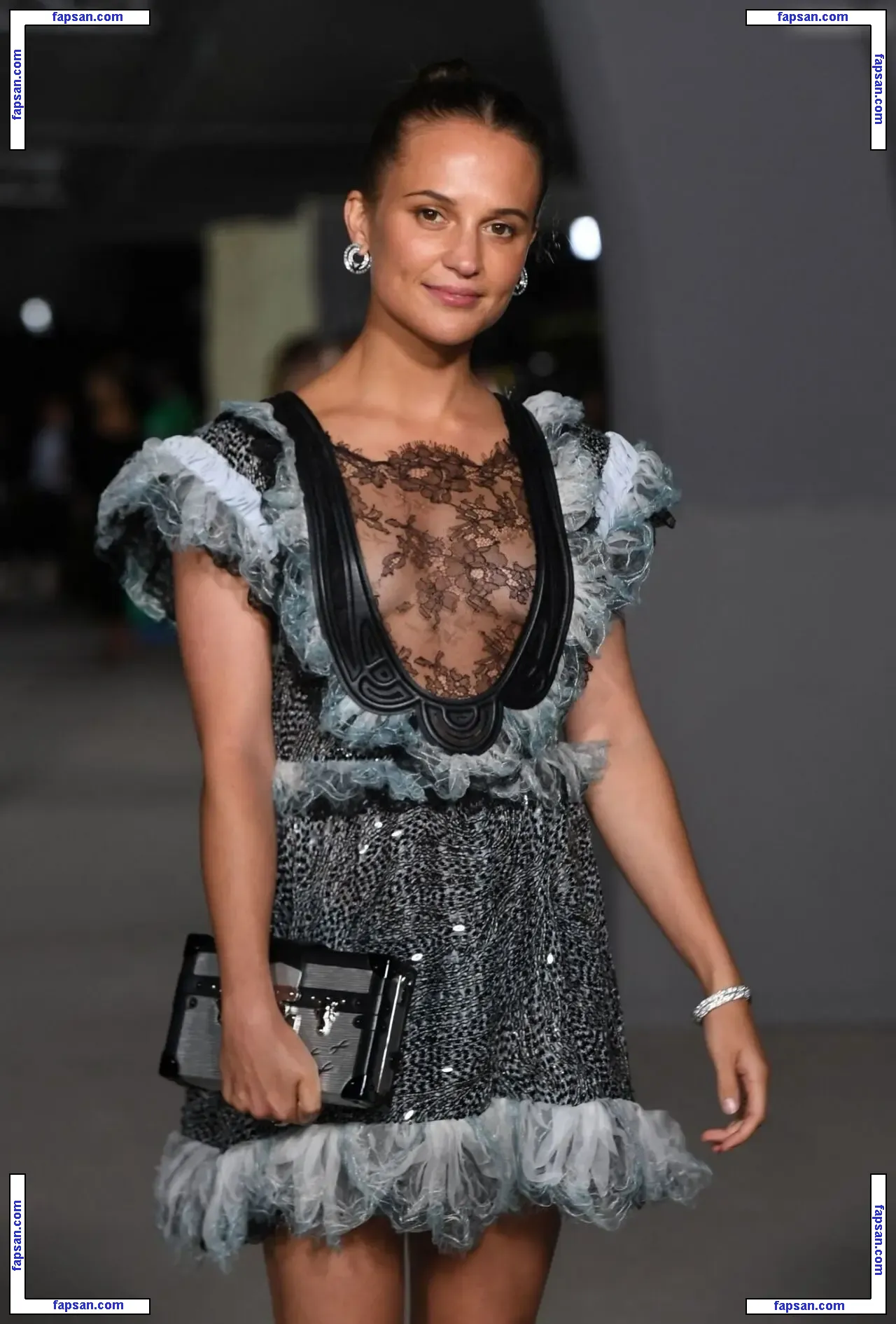 Alicia Vikander голая фото #0543 с Онлифанс