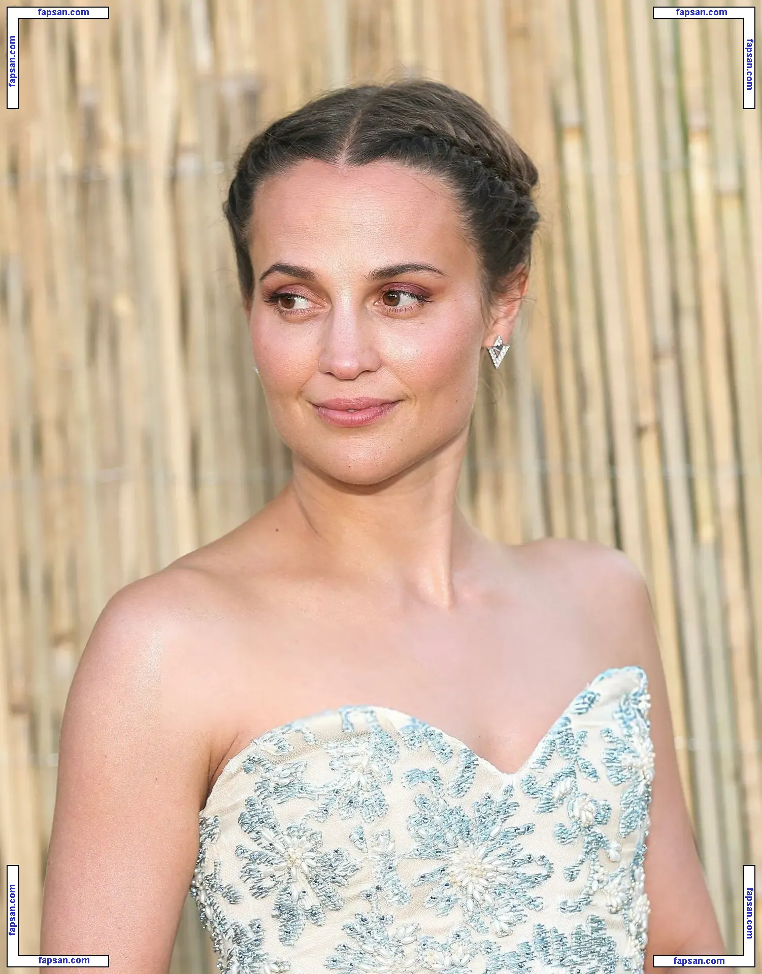 Alicia Vikander голая фото #0601 с Онлифанс