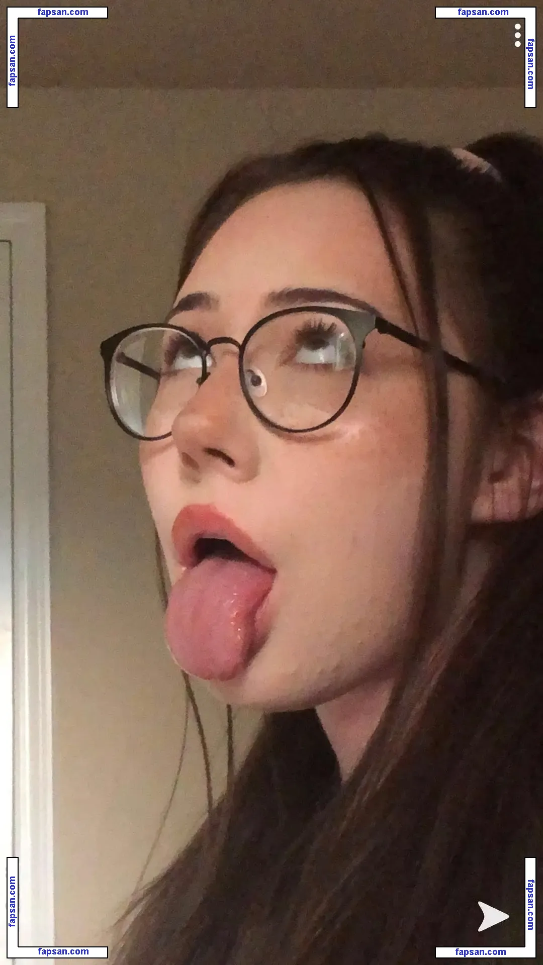 AliciaJade nude photo #0002 from OnlyFans