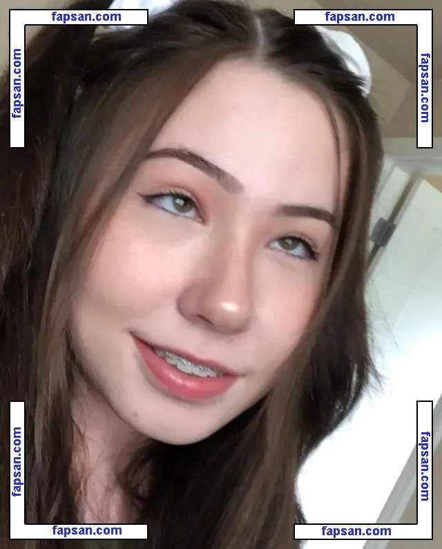AliciaJade nude photo #0019 from OnlyFans