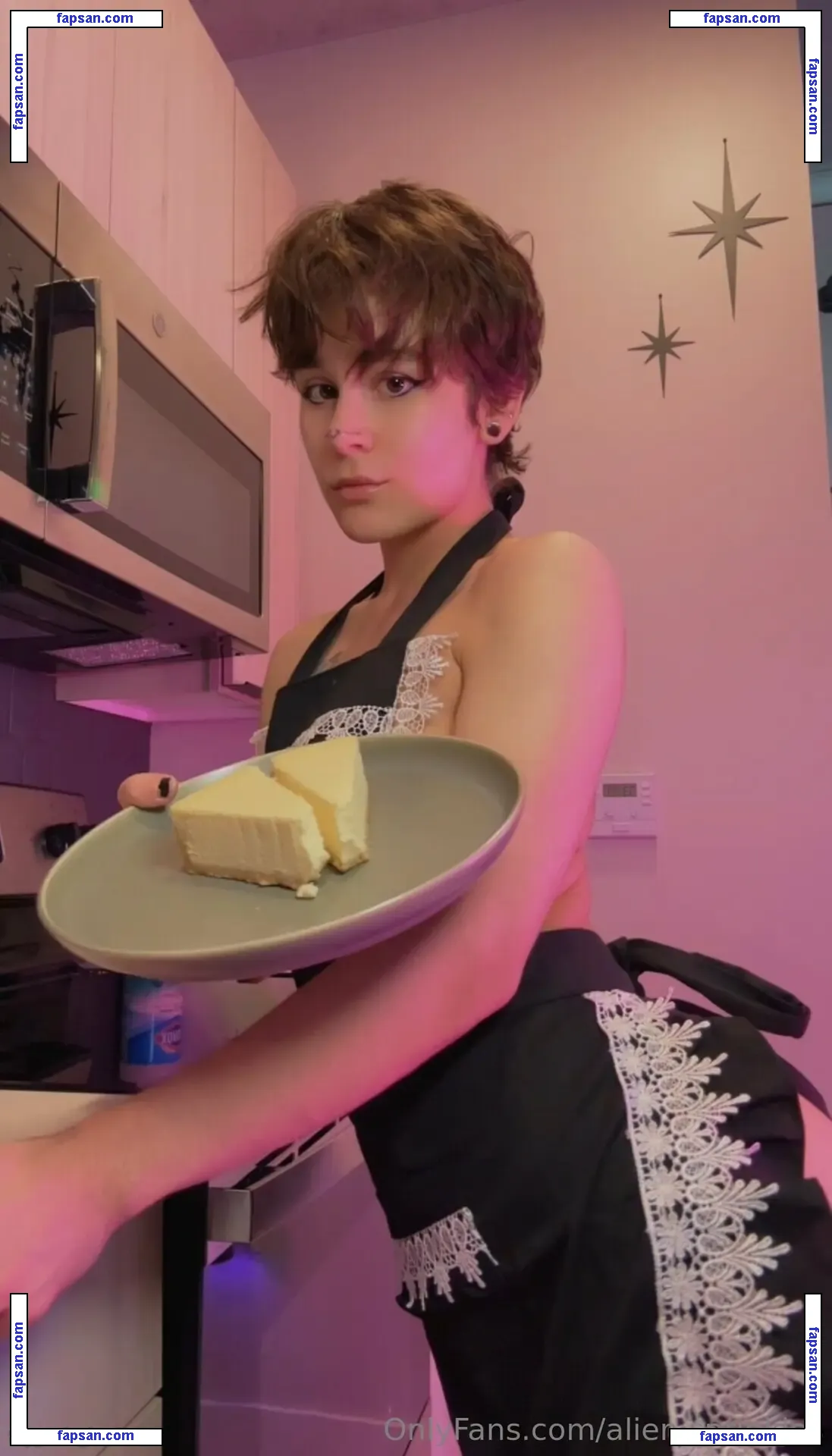 alien.sprinkles nude photo #0017 from OnlyFans