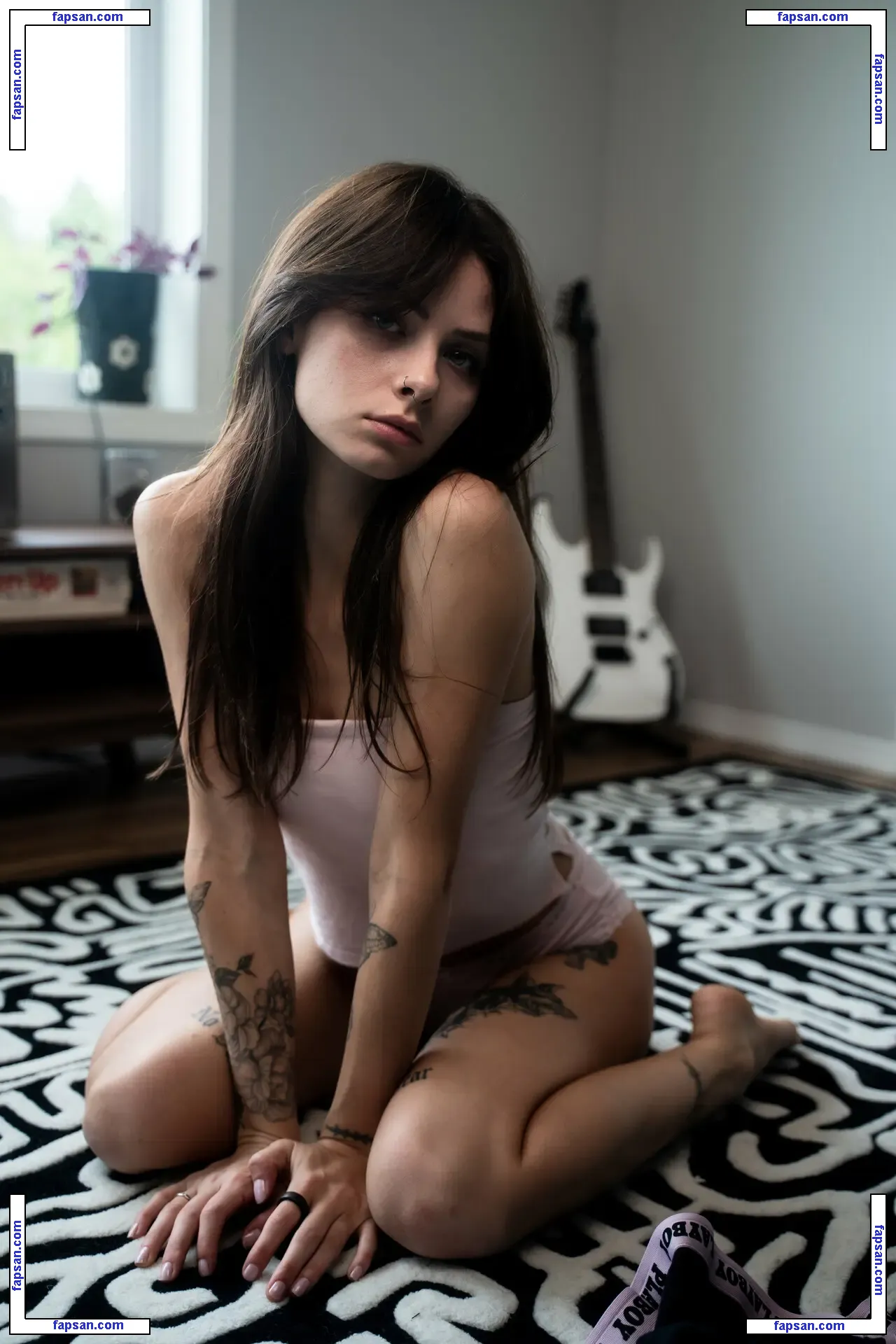 alignwithjuniper nude photo #0005 from OnlyFans