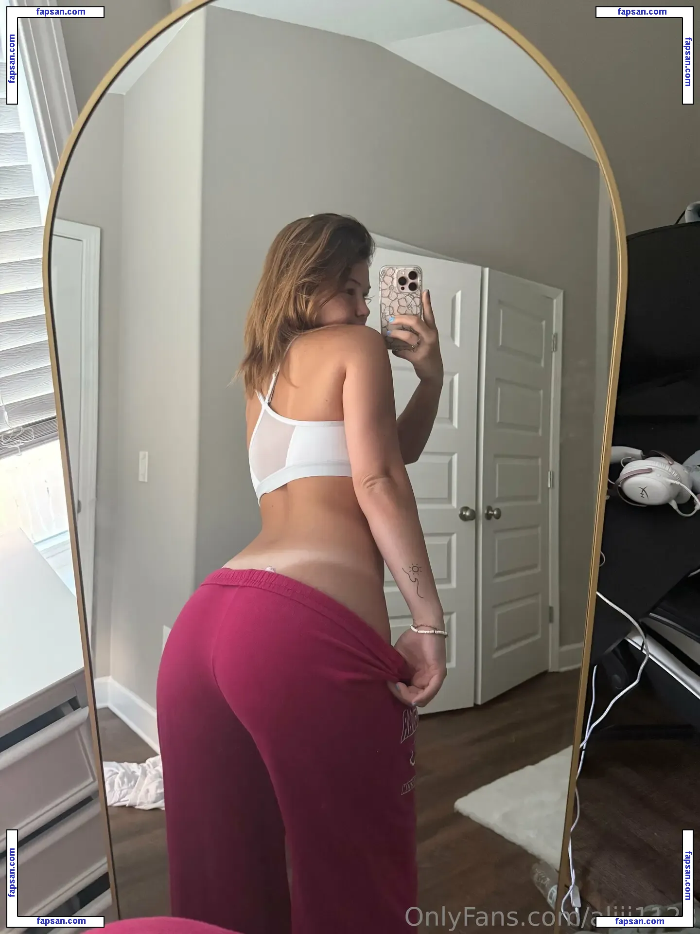aliii1123 nude photo #0101 from OnlyFans