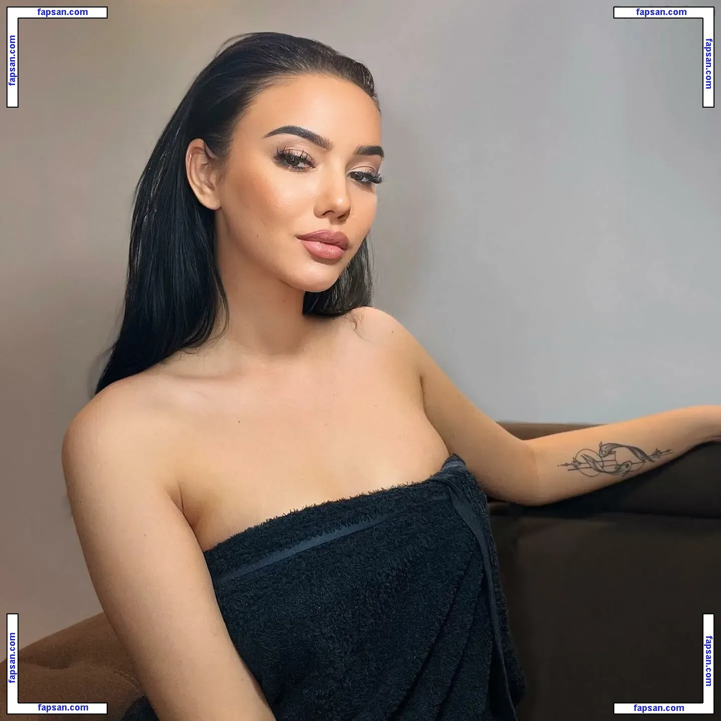 alina03m nude photo #0005 from OnlyFans