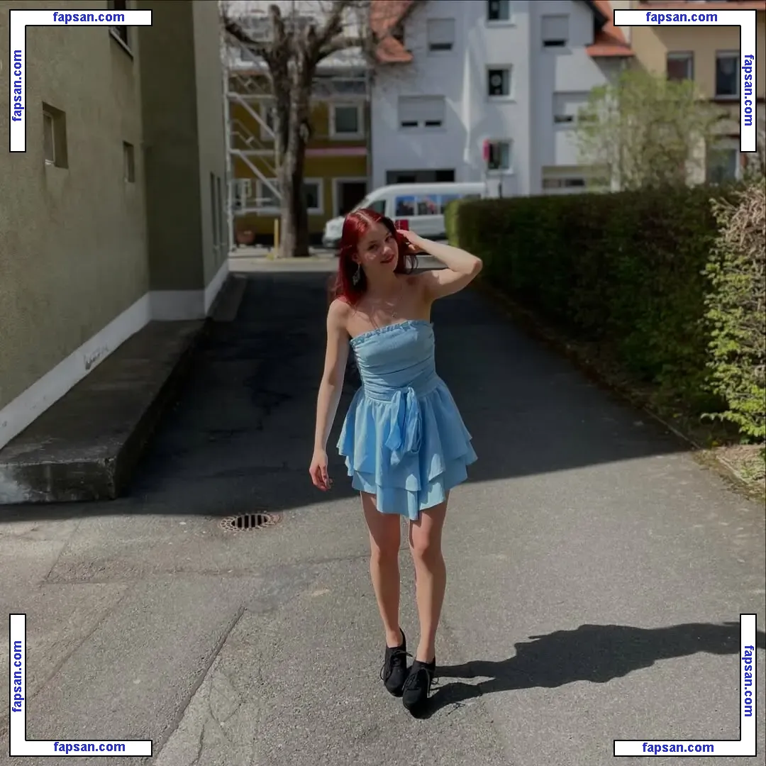 alinagtz1 nude photo #0005 from OnlyFans