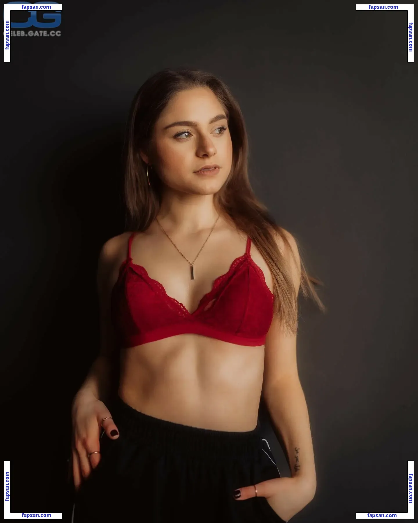 Alinakhani nude photo #0008 from OnlyFans