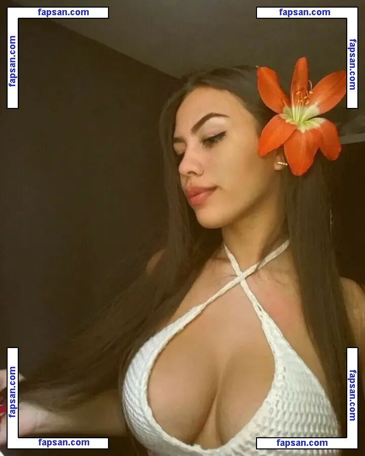 Aline Medeiros / liimdeiros nude photo #0012 from OnlyFans