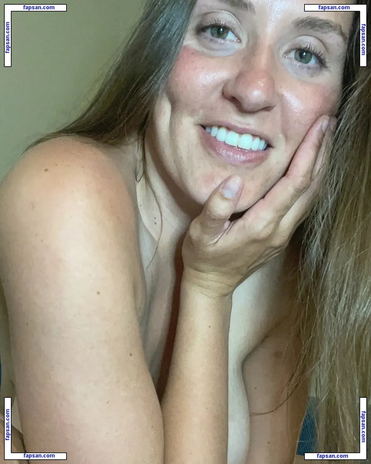Alismilesco nude photo #0002 from OnlyFans
