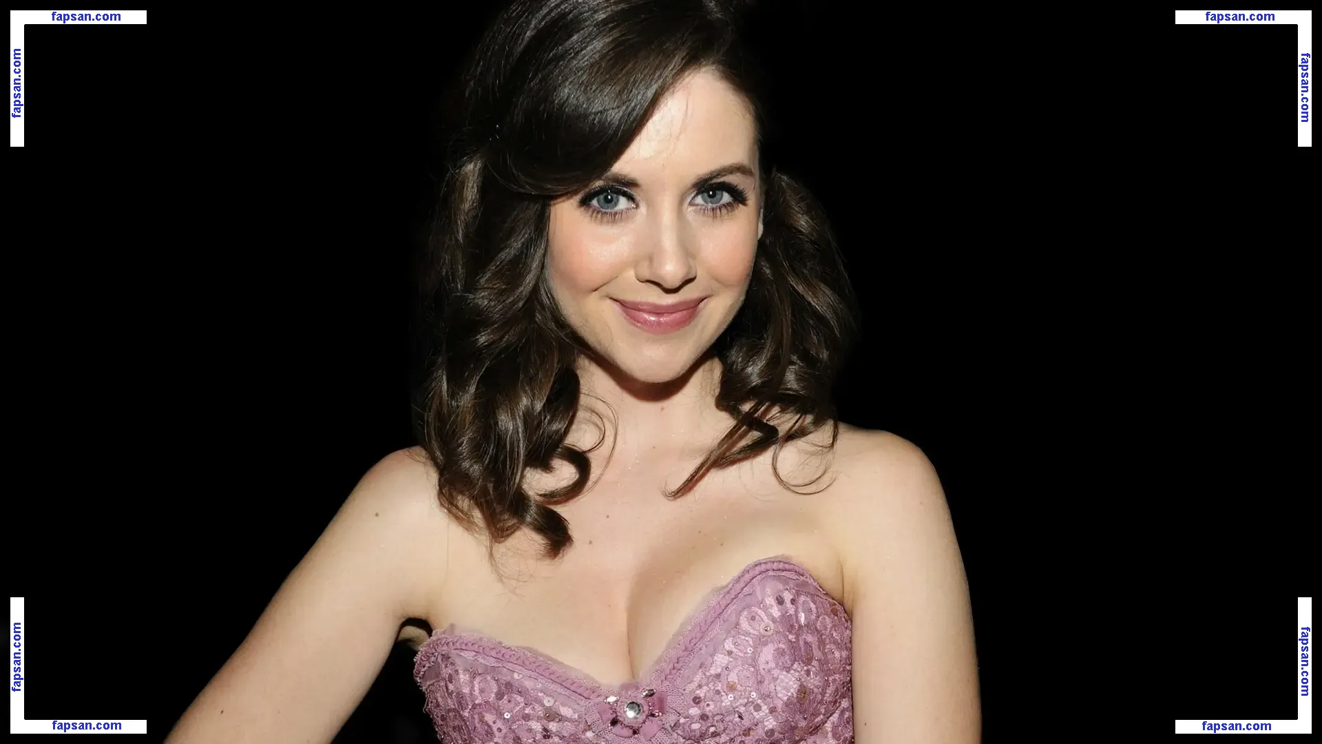 Alison Brie голая фото #0854 с Онлифанс