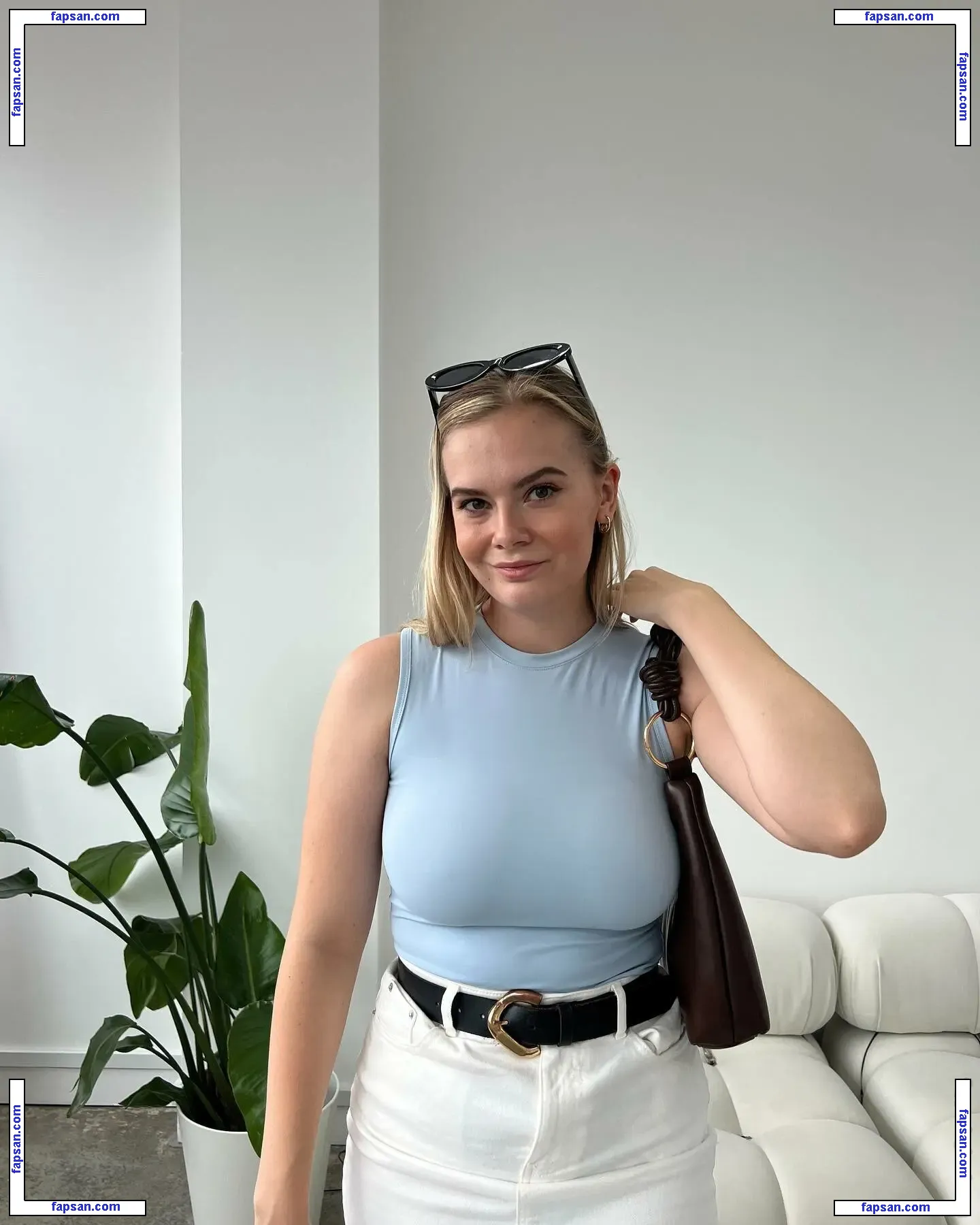 AlisonAnn nude photo #0001 from OnlyFans