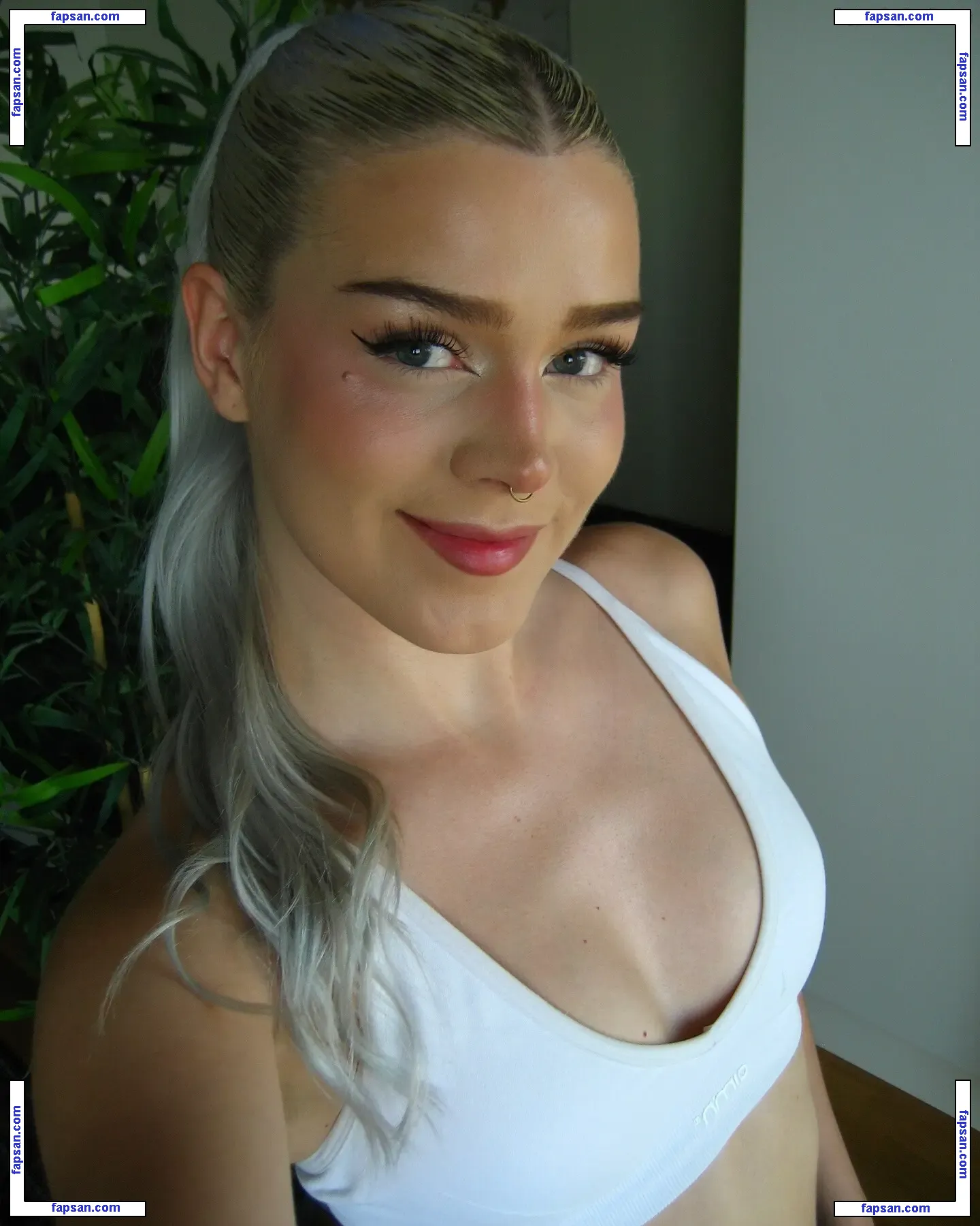 Alix Ablaze nude photo #0001 from OnlyFans