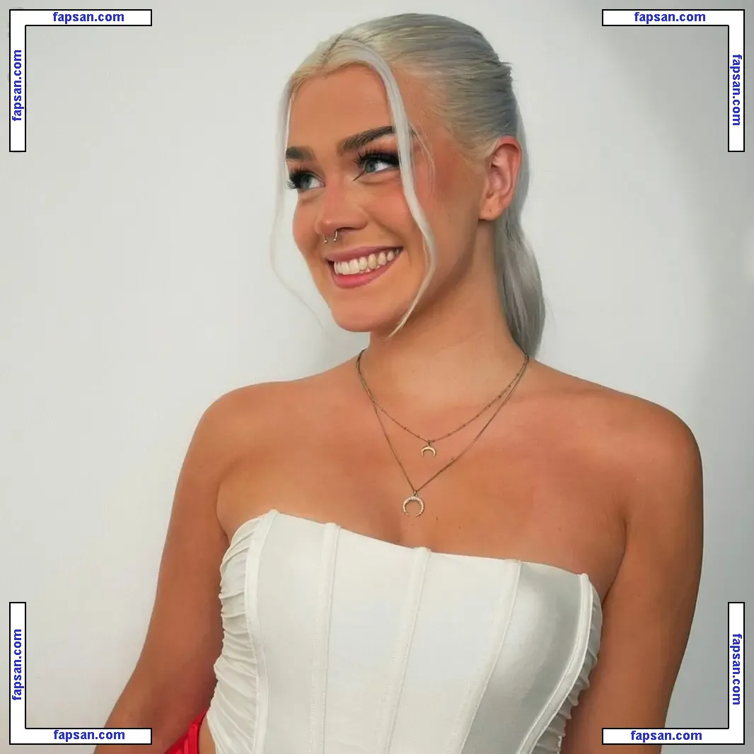Alix Ablaze nude photo #0008 from OnlyFans